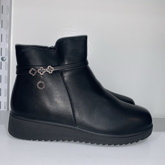 3 CLOVER BLACK BOOTS - Picture 4 of 10